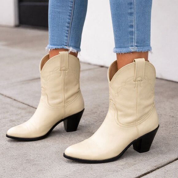Nocona Shoes - Vintage Nocona Western Cowboy Costal Cowgirl Cream Leather Boots USA Womens 5 B